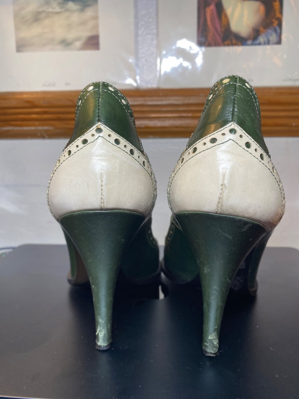 Vintage Alberta Ferretti Green Cream Leather Brogue Wingtip Pumps Heels 37 7 - Picture 4 of 14